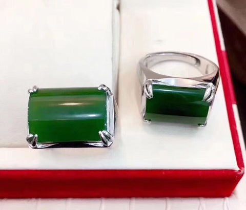 Cincin pria perak sterling S925 bertatahkan giok Hetian - ukuran permukaan giok: cabochon 13×18mm, ukuran muka giok: 12*16mm. Desain yang indah; bergaya dan elegan di pergelangan tangan; terbuat dari giok Rusia kuno, termasuk ongkos kirim dan pajak.