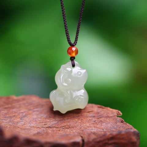 15949# Giok Hetian indah dari Qinghai, menggambarkan seekor kuda kecil yang melambangkan keberuntungan dan kesuksesan. 16*21 cm. Termasuk ongkos kirim dan pajak.