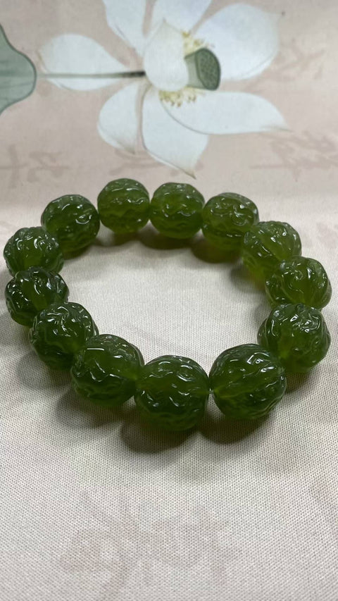 Gelang: Giok Xiuyan yang indah - Gelang kenari busa susu anggur hijau, tekstur giok halus dan lembut, terasa nyaman di tangan, ukuran: 16,5 x 17 mm, termasuk ongkos kirim dan pajak.