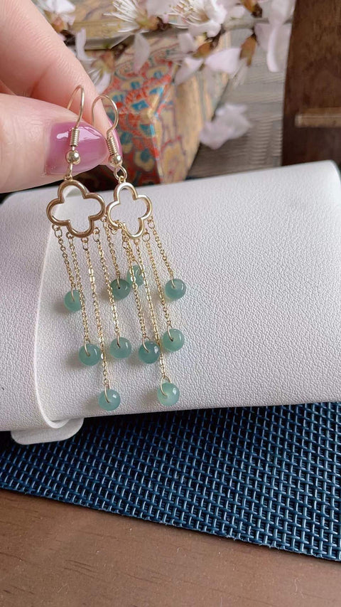 Anting-anting giok biru alami, material tambang lama, tembus pandang yang sangat baik, elegan dan bergaya, batu permata 0,4 cm, termasuk ongkos kirim dan pajak.
