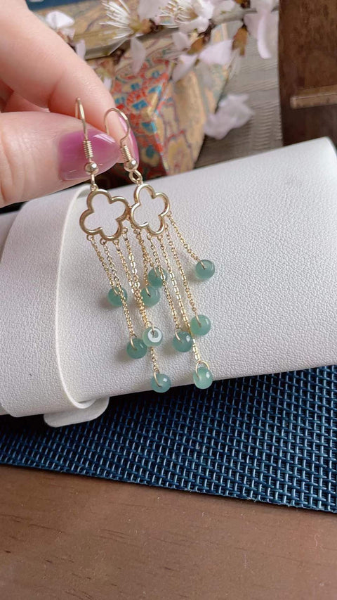 Anting-anting giok biru alami, material tambang lama, tembus pandang yang sangat baik, elegan dan bergaya, batu permata 0,4 cm, termasuk ongkos kirim dan pajak.