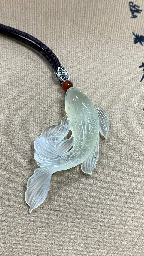 Berusaha Meraih Keunggulan: Liontin Giok Xiuyan yang Indah - Ikan Koi, Melambangkan Kekayaan Berlimpah dan Keberuntungan. Spesifikasi: 69 x 33,9 mm, termasuk ongkos kirim dan pajak.