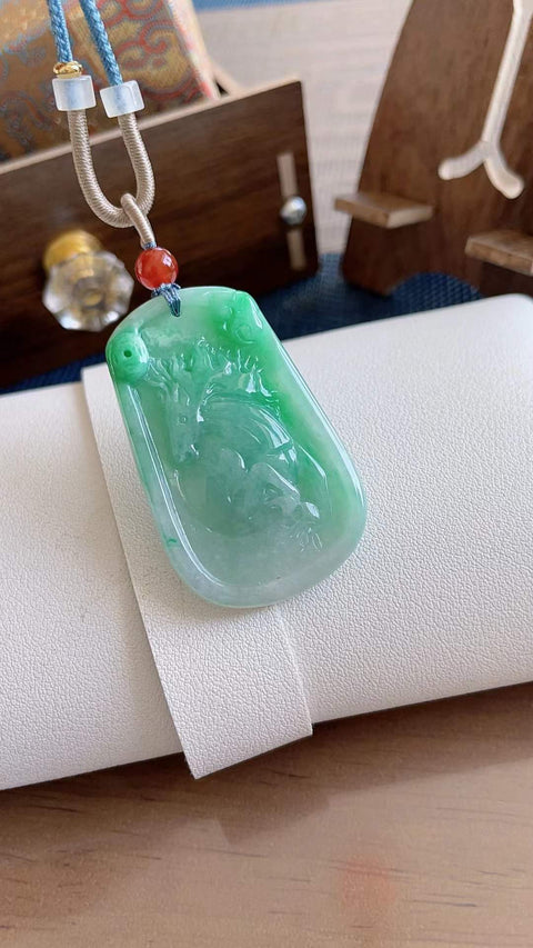 Patung kuda giok alami, melambangkan kesuksesan saat tiba, terbuat dari material tambang lama, dimensi 4,8 x 3,0 mm, termasuk ongkos kirim dan pajak.