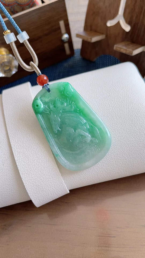 Patung kuda giok alami, melambangkan kesuksesan saat tiba, terbuat dari material tambang lama, dimensi 4,8 x 3,0 mm, termasuk ongkos kirim dan pajak.