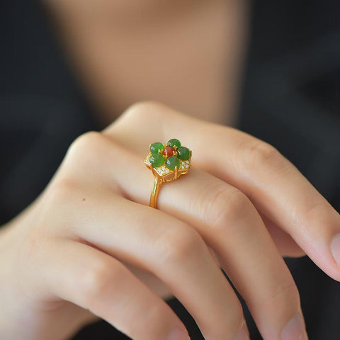 🌴🌴🌴19022-2# Cincin Perak Sterling 925 dengan Giok Hetian Bunga Lima Kelopak 💍 Pengerjaan yang indah, desain sederhana dan halus. Ukuran giok: 4*4 cm. Termasuk ongkos kirim dan pajak.