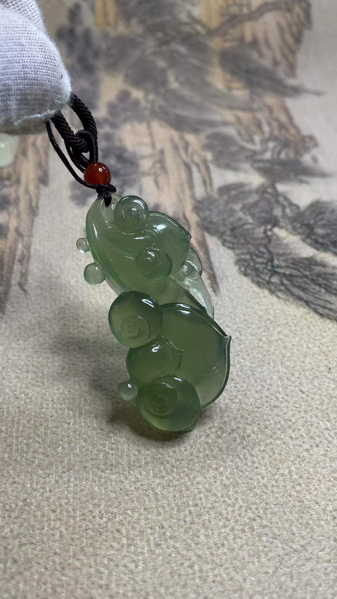 Semoga semua keinginan Anda menjadi kenyataan: Liontin giok Xiuyan yang indah, bahan kuno hijau penuh – Giok Ruyi, dimensi: 57,1 x 27,8 mm, termasuk ongkos kirim dan pajak.