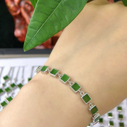 Gelang giok, rangka perak sterling S925, bentuk persegi pipih, giok halus dan berkilau, indah dan bergaya. Rantai ekstensi yang dapat disesuaikan! Ukuran batu: 5mm; 10 batu. Termasuk ongkos kirim dan pajak.