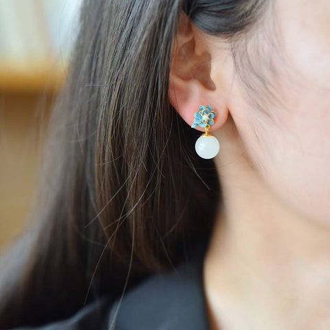 🌸🌸🌸7936-2# Anting-anting perak sterling 925 bertatahkan giok Hetian, menampilkan desain baru dan unik, pengerjaan yang indah, dan gaya yang khas. Dimensi giok: 10*10 cm. Termasuk ongkos kirim dan pajak.
