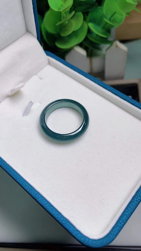Cincin giok alami, material tambang kuno, tekstur halus dan hangat, warna biru es yang indah, diameter dalam 19,3 mm, termasuk ongkos kirim dan pajak.