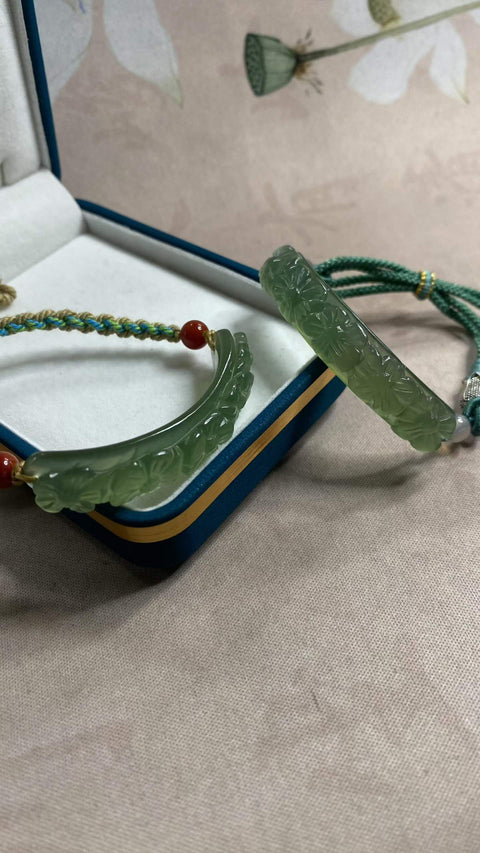 Berkah Seumur Hidup: Gelang giok Xiuyan yang indah berwarna hijau es, diukir dengan cantik, dimensi: 54 x 11,5 mm, termasuk ongkos kirim dan pajak.