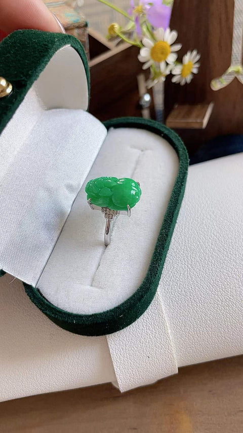 Pixiu giok alami, melambangkan kekayaan dan keberuntungan, dipasang pada perak 925, dimensi 1,6 x 1,1 cm, termasuk ongkos kirim dan pajak.
