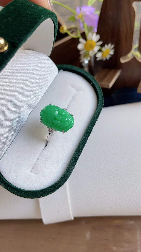 Pixiu giok alami, melambangkan kekayaan dan keberuntungan, dipasang pada perak 925, dimensi 1,6 x 1,1 cm, termasuk ongkos kirim dan pajak.