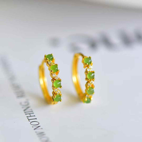 【Nama】Anting-anting Giok Hetian Bertatahkan Perak Sterling S925  【Nomor Barang】12532-2# 【Spesifikasi】Batu Mentah: 2*2 Termasuk ongkos kirim dan pajak