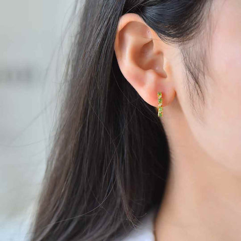 【Nama】Anting-anting Giok Hetian Bertatahkan Perak Sterling S925  【Nomor Barang】12532-2# 【Spesifikasi】Batu Mentah: 2*2 Termasuk ongkos kirim dan pajak
