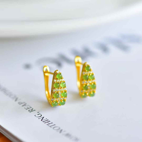 【Nama】Anting-anting Giok Hetian Bertatahkan Perak Sterling S925  【Nomor Barang】12528-2# 【Spesifikasi】Batu Mentah: 2*2 (termasuk ongkos kirim dan pajak)