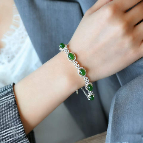 Gelang giok Hetian alami, perak sterling 925, bertabur berlian 🫰🏻 Berkilau dan indah, memancarkan kemewahan yang bersahaja 🍃~ Ukuran sekitar 8×6mm, panjang total 200mm. Termasuk ongkos kirim dan pajak.