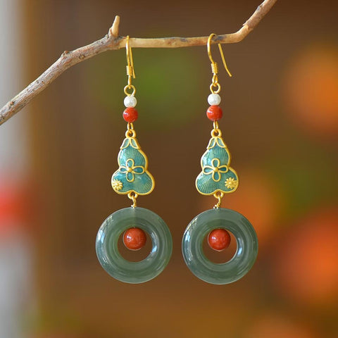 🌵🌵🌵7367A-6# Anting-anting perak sterling 925 bertatahkan giok Hetian (bahan air jernih) dan enamel untuk kedamaian dan keberuntungan. Giok berukuran 20*20 cm. Desainnya baru dan modis, dan gioknya halus dan penuh. Ongkos kirim dan pajak sudah termasuk.