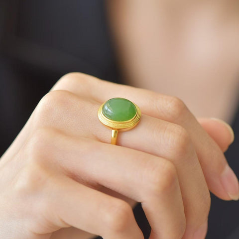 19030-2# Cincin Perak Sterling 925 dengan Batu Giok Hetian, menampilkan tekstur giok yang hangat dan lembut, desain yang stylish dan sederhana. Ukuran: 10*12 mm. Termasuk ongkos kirim dan pajak.