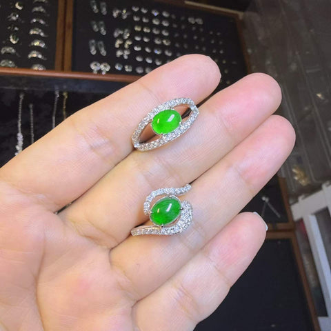 Cincin berbentuk tetesan air, terbuat dari giok alami kelas A (standar nasional S925), dengan hiasan inlay, termasuk ongkos kirim dan pajak.