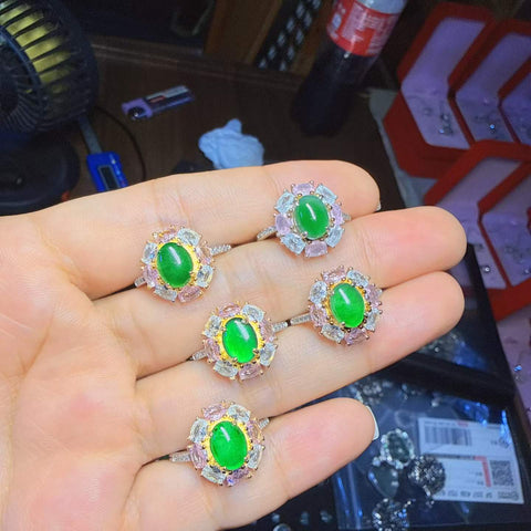 Cincin berbentuk tetesan air, terbuat dari giok alami kelas A (standar nasional S925), dengan hiasan inlay, termasuk ongkos kirim dan pajak.