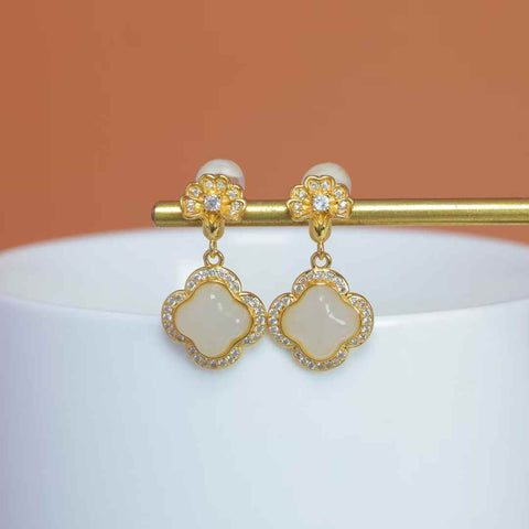 【Nama】Anting-anting Daun Semanggi Empat Kelopak Bertatahkan Giok Hetian Perak Sterling S925  【Nomor Barang】2495-2# 【Spesifikasi】Ukuran Batu: 8*8 cm Harga sudah termasuk ongkos kirim dan pajak