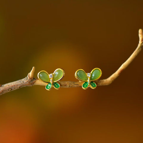 17130-2# Anting Kupu-kupu Giok Hetian Bertatahkan Perak Sterling 925. Desain baru dan unik, pengerjaan yang indah, menonjol dari yang lain. Dimensi giok: 3*5 cm. Harga sudah termasuk ongkos kirim dan pajak.