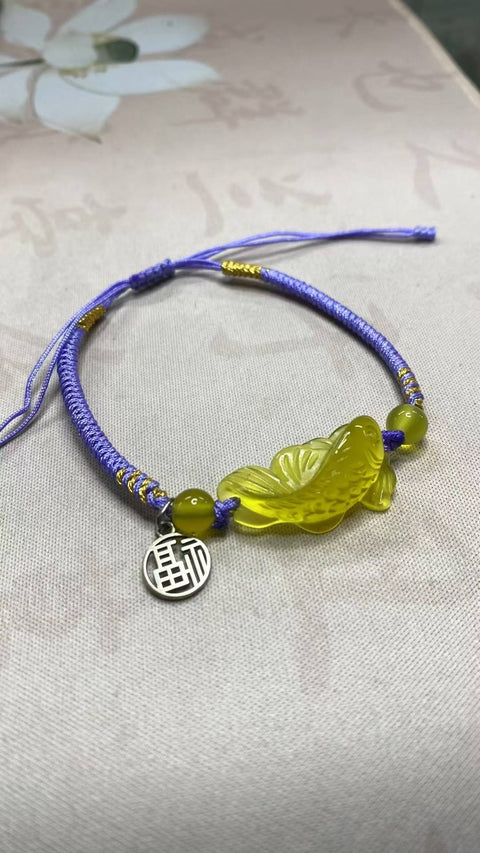 Kekayaan Berlimpah: Gelang giok Xiuyan yang indah, dipadukan dengan aksesori mewah, melambangkan keberuntungan dan kemakmuran seumur hidup. Ukuran: 28 x 14,6 mm. Harga sudah termasuk ongkos kirim dan pajak.