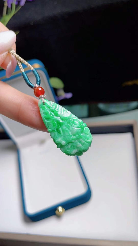 Kubis giok alami, melambangkan kekayaan berlimpah, terbuat dari material tambang lama, dimensi 3,3 x 1,6 cm, termasuk ongkos kirim dan pajak.