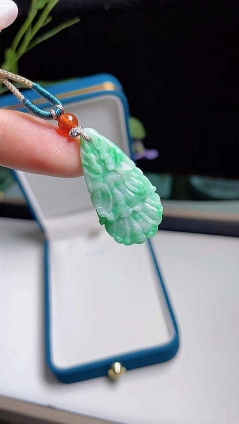 Kubis giok alami, melambangkan kekayaan berlimpah, terbuat dari material tambang lama, dimensi 3,3 x 1,6 cm, termasuk ongkos kirim dan pajak.