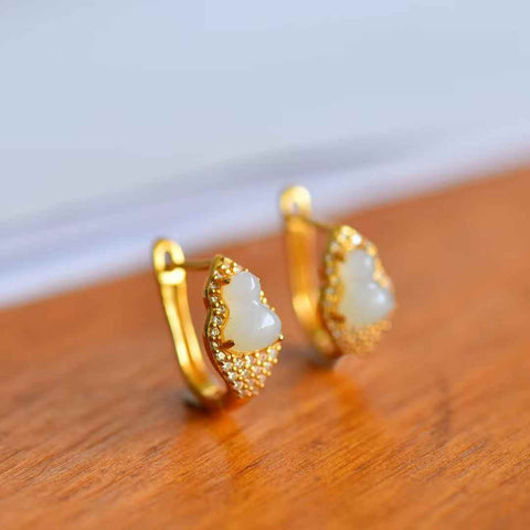 【Nama】Anting-anting Fashion Labu Giok Hetian Bertatahkan Perak S925  【Nomor Barang】8312-2# 【Spesifikasi】Batu Mentah: 5*7 cm (Termasuk ongkos kirim dan pajak), No. Barang 202605231523