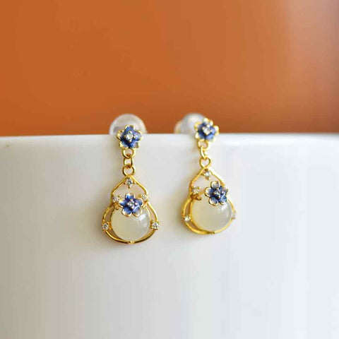 【Nama】Anting-anting Fashion Bentuk Drum Bulat Bertatahkan Giok Hetian dari Perak Sterling S925  【Nomor Barang】8283-2# 【Spesifikasi】Batu Mentah: 6*6 cm (termasuk ongkos kirim dan pajak)