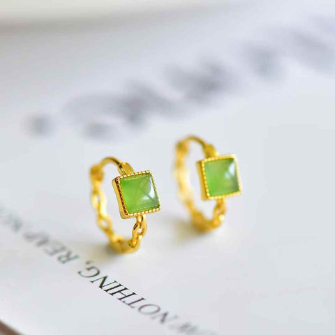 【Nama】Anting Persegi Batu Giok Hetian Bertatahkan Perak S925  【Nomor Barang】12560-2# 【Spesifikasi】Batu Mentah: 4*4 cm (termasuk ongkos kirim dan pajak)