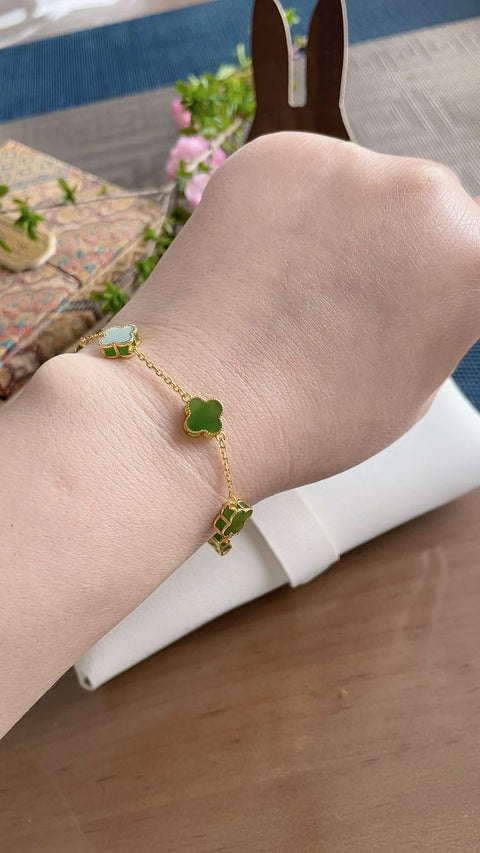 Gelang giok nefrit alami, terbuat dari bahan tambang lama, dengan tekstur halus dan hangat, warna hijau zamrud, ukuran 0,9 mm, termasuk ongkos kirim dan pajak.
