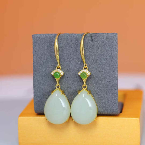 Anting-anting Tetesan Air Mata Giok Hetian Bertatahkan Perak Sterling S925  【Nomor Barang】8360-2# 【Spesifikasi】Batu Mentah: 12*16 cm Termasuk ongkos kirim dan pajak.