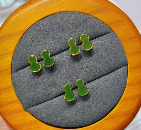 Anting giok Hetian dengan bingkai perak dan lapisan emas 18 karat! Desain berbentuk labu! Termasuk ongkos kirim dan pajak.