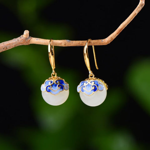Perak Sterling S925 Bertatahkan Giok Hetian, Anting-anting Awan Keberuntungan Enamel Manik-manik Gaya Lama 【Nomor Barang】5396-2# 【Spesifikasi】8×11 cm (termasuk ongkos kirim dan pajak)