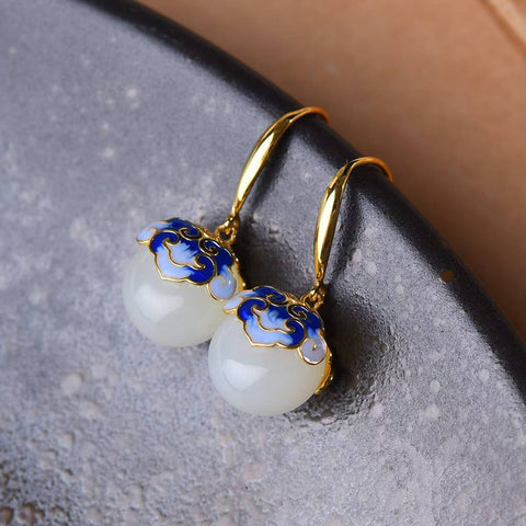 Perak Sterling S925 Bertatahkan Giok Hetian, Anting-anting Awan Keberuntungan Enamel Manik-manik Gaya Lama 【Nomor Barang】5396-2# 【Spesifikasi】8×11 cm (termasuk ongkos kirim dan pajak)