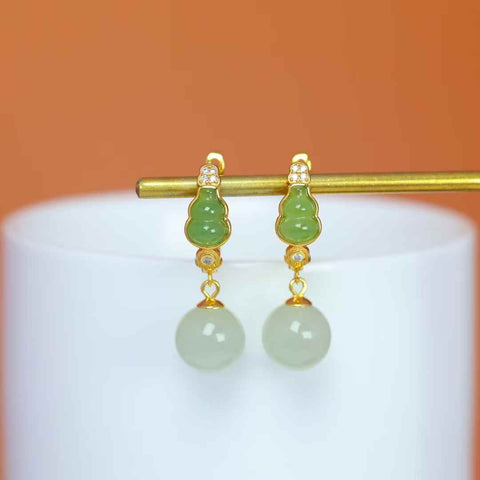 Anting Labu Manik Giok Hetian Bertatahkan Perak S925  【Nomor Barang】8388Q-2# 【Spesifikasi】Batu Mentah: 10*10 cm (termasuk ongkos kirim dan pajak)
