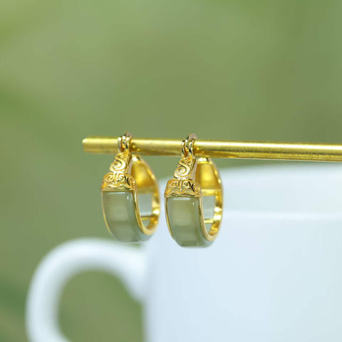 Anting-anting Berbentuk Lengkung dari Perak Sterling S925 dengan Inlay Giok Hetian (Bahan Qinghai)  【Nomor Barang】5468Q-2#  【Spesifikasi】5×17 cm (Termasuk ongkos kirim dan pajak)