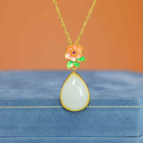 Liontin Tetesan Air Mata Giok Hetian Bertatahkan Perak Sterling S925  【Nomor Barang】0132-2# 【Spesifikasi】Batu Mentah: 12*16 cm Termasuk ongkos kirim dan pajak.