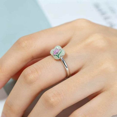 Cincin Perak Sterling S925 dengan Batu Giok Hetian Bentuk Daun Semanggi Empat 🍀  【Nomor Barang】1058# 【Spesifikasi】Batu: 12*12mm Harga sudah termasuk ongkos kirim dan pajak.