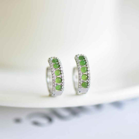 Anting-anting Giok Hetian Bertatahkan Perak S925  【Nomor Barang】12550# 【Spesifikasi】Batu Mentah: 2*2 (Termasuk ongkos kirim dan pajak)
