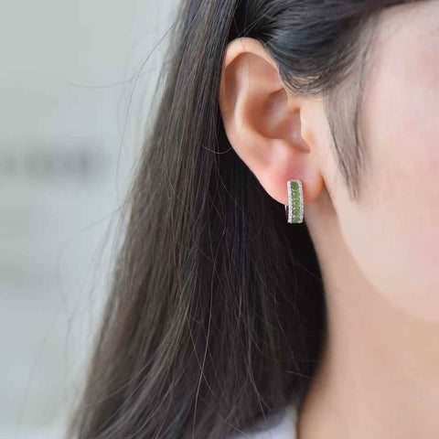 Anting-anting Giok Hetian Bertatahkan Perak S925  【Nomor Barang】12550# 【Spesifikasi】Batu Mentah: 2*2 (Termasuk ongkos kirim dan pajak)