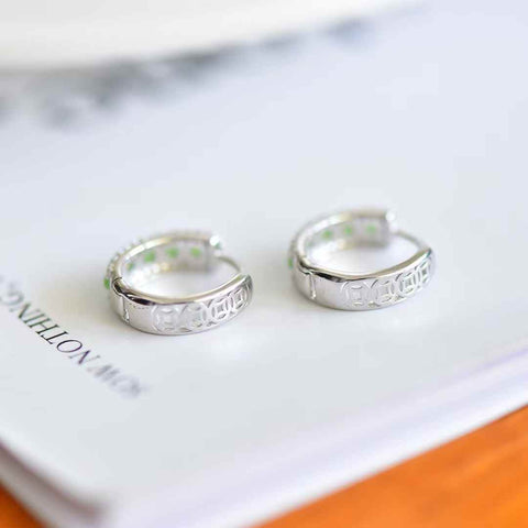 Anting-anting Giok Hetian Bertatahkan Perak S925  【Nomor Barang】12550# 【Spesifikasi】Batu Mentah: 2*2 (Termasuk ongkos kirim dan pajak)