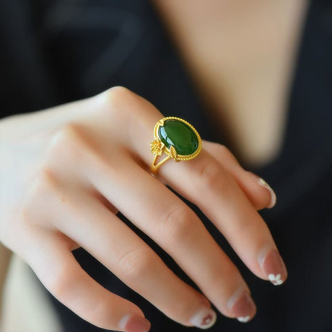 9284-6# Cincin Perak Sterling 925 dengan Batu Giok Hetian Cabochon 💍, gioknya hangat dan lembut, bergaya, sederhana dan elegan. Ukuran: 12*16 cm. Termasuk ongkos kirim dan pajak.