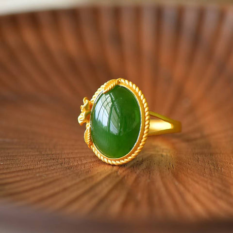 9284-6# Cincin Perak Sterling 925 dengan Batu Giok Hetian Cabochon 💍, gioknya hangat dan lembut, bergaya, sederhana dan elegan. Ukuran: 12*16 cm. Termasuk ongkos kirim dan pajak.