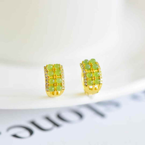 【Nama】Anting-anting Giok Hetian Bertatahkan Perak Sterling S925  【Nomor Barang】12527-2# 【Spesifikasi】Batu Mentah: 2*2 Termasuk ongkos kirim dan pajak