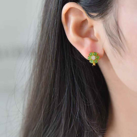 【Nama】Anting-anting Giok Hetian Bertatahkan Perak Sterling S925  【Nomor Barang】12521-2# 【Spesifikasi】Batu Mentah: 3*3 cm (termasuk ongkos kirim dan pajak)