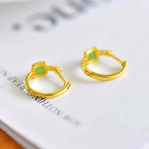 【Nama】Anting-anting Giok Hetian Bertatahkan Perak Sterling S925  【Nomor Barang】12092-2# 【Spesifikasi】Batu Mentah: 4*4 (termasuk ongkos kirim dan pajak)
