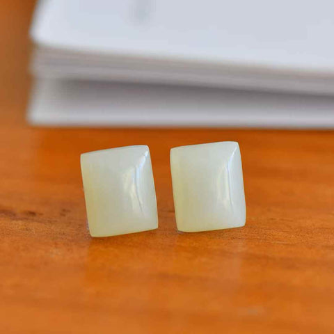 【Nama】Anting-anting Kubus Gula Giok Hetian Bertatahkan Perak S925  【Nomor Barang】8372-2# 【Spesifikasi】Batu Mentah: 10×12 mm Termasuk ongkos kirim dan pajak.